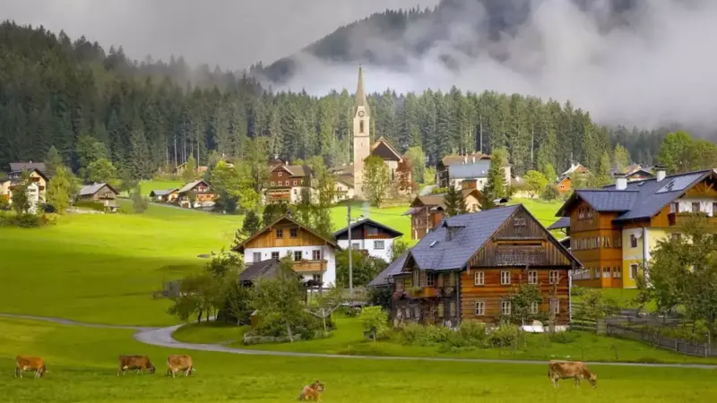 Bursa köyleri Cumalıkızık dar sokaklarında efsanevi atmosfer